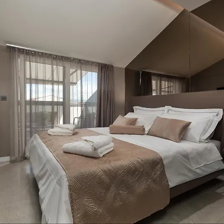 Design Penthouse No 23 * Porec